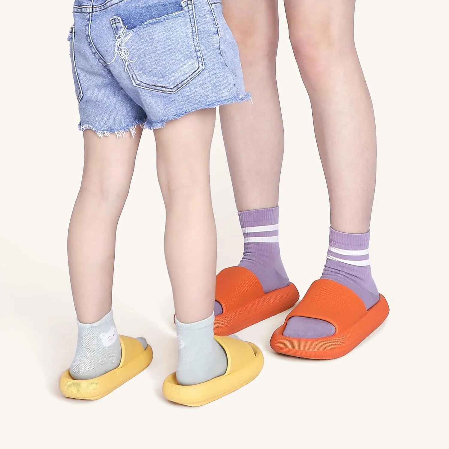 Menore Cloud Slides for Kids Shower Beach Slippers Boys Girls Bathroom Thick Sole Pillow Slippers Summer Non-Slip Pool Sandals