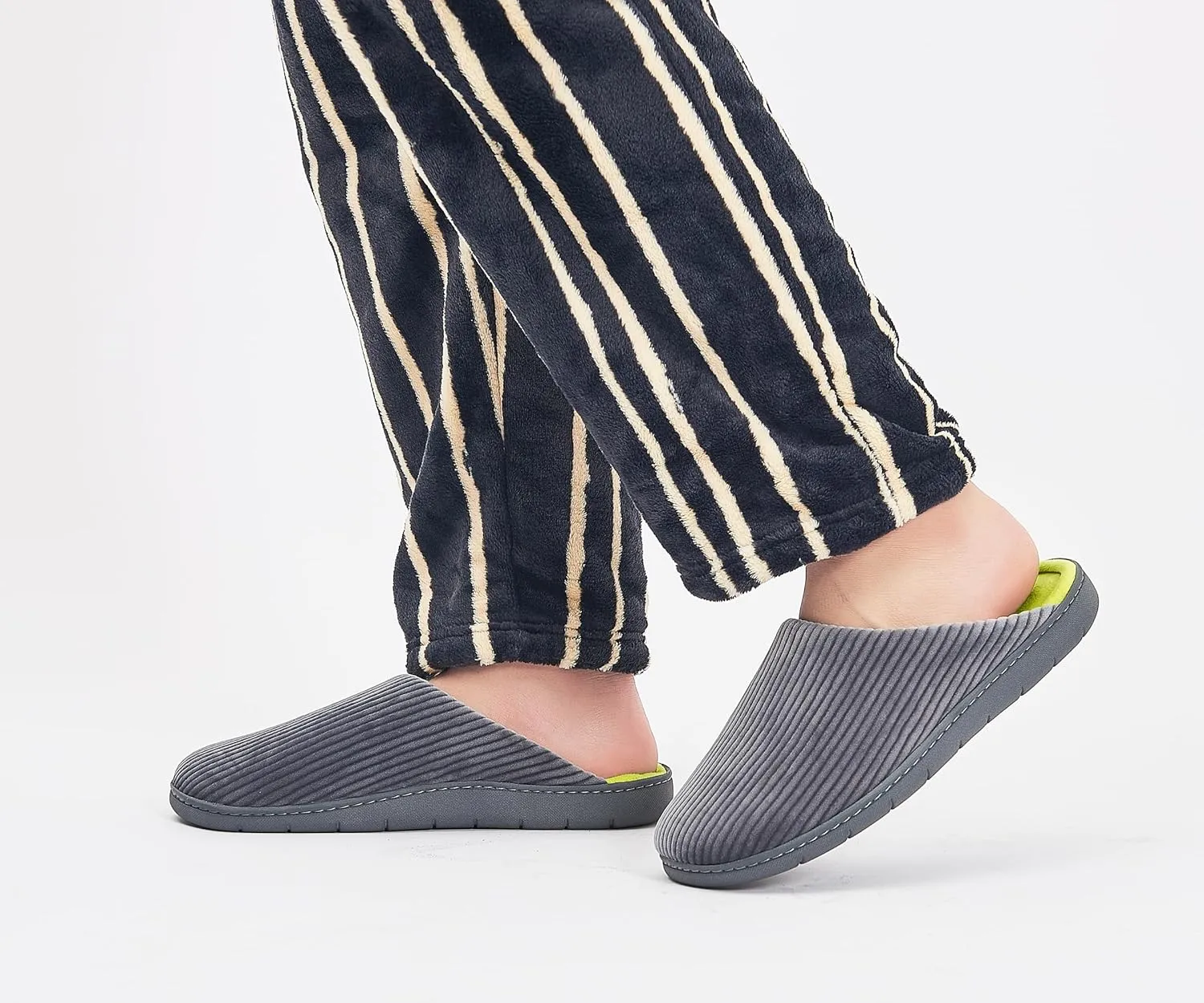 Men's Bedroom House Slippers, Comfy Two-Tone Clog Home Shoes for Men Indoor Outdoor Non-slip Sole, Cozy Mens Half Scuff Closed Toe for Winter