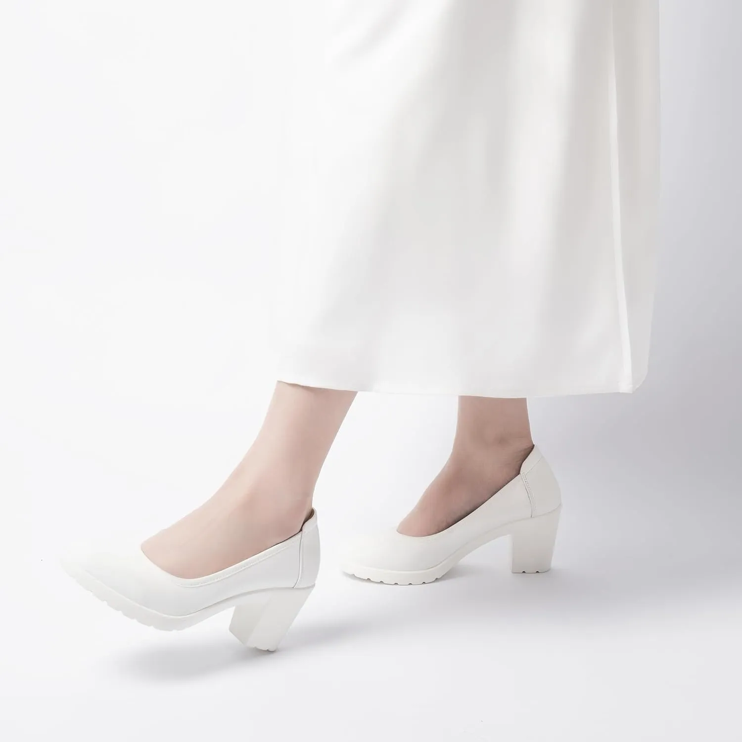 Women's Pumps with Arch Support, Chunky Closed Round Toe Block Heels for Women, Comfortable Low Heel Work Dress Shoes